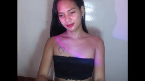 Snapshot of lovelycarmilla chatting on October 22, 2025, 3:18 am Carnilla online show from October 22, 2025, 3:18 am