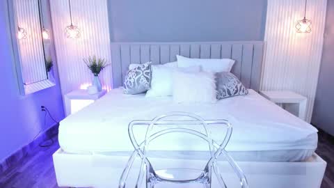 Lovely online show from September 28, 2025, 10:59 pm