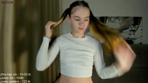lovelygracee online show from September 14, 2025, 5:23 pm