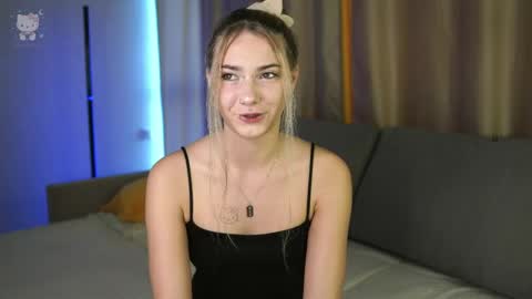 lovelygracee online show from June 4, 2026, 3:07 pm