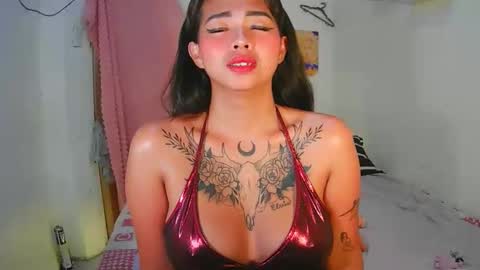Snapshot of lovelykayleexx chatting on May 20, 2026, 8:15 pm ara online show from May 20, 2026, 8:15 pm