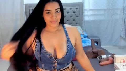 Snapshot of lovelykendall chatting on January 17, 2025, 10:56 pm Kendall  online show from January 17, 2025, 10:56 pm
