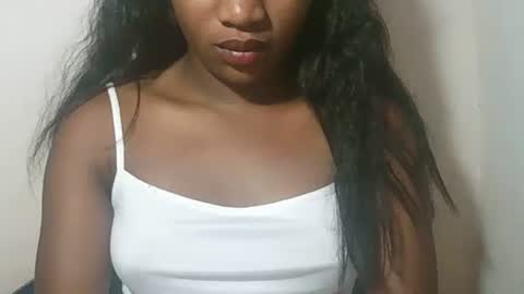 lovelylarra online show from February 23, 2026, 8:22 am