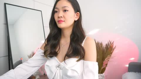 kim online show from February 20, 2025, 10:48 am