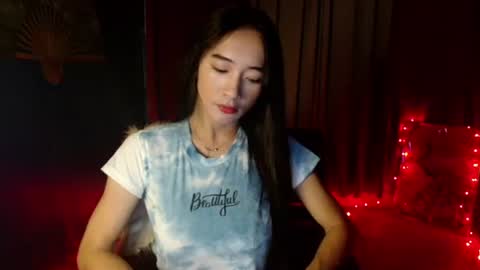 lovelypetite143 online show from February 12, 2026, 4:07 am