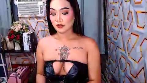 lovelyshelo online show from May 6, 2026, 2:33 pm