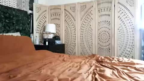 lovelyxmacii online show from May 22, 2026, 4:19 am