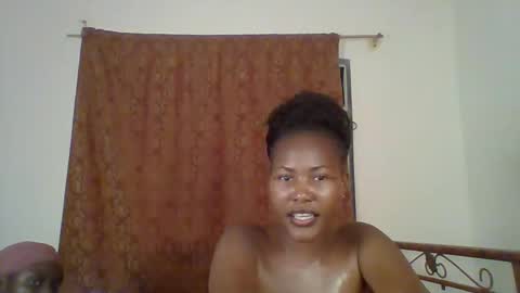 Snapshot of lovelyy_dreams chatting on February 26, 2026, 7:13 pm Hanna online show from February 26, 2026, 7:13 pm