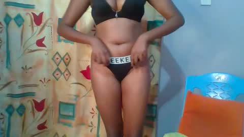 Snapshot of lovelyy_dreams chatting on February 28, 2026, 5:03 pm Hanna online show from February 28, 2026, 5:03 pm