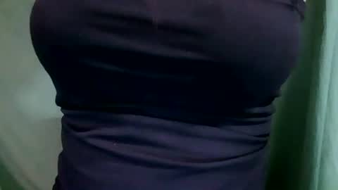 Snapshot of lovemae352295 chatting on December 10, 2024, 12:49 pm lovemae352295 online show from December 10, 2024, 12:49 pm