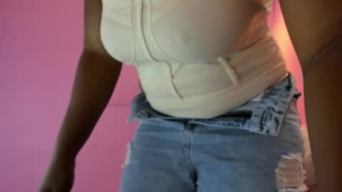 L O V E  online show from November 27, 2025, 11:56 am