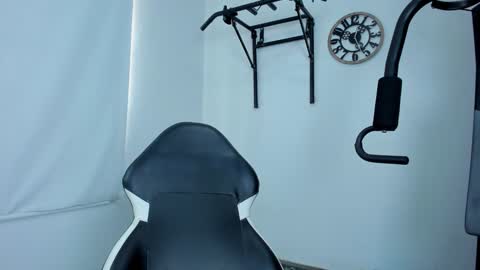 Snapshot of lover_fitnessboy chatting on January 6, 2025, 5:27 pm kevin online show from January 6, 2025, 5:27 pm