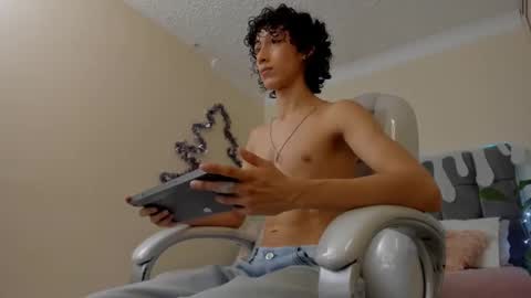 loverboy8_ online show from December 12, 2024, 6:47 am