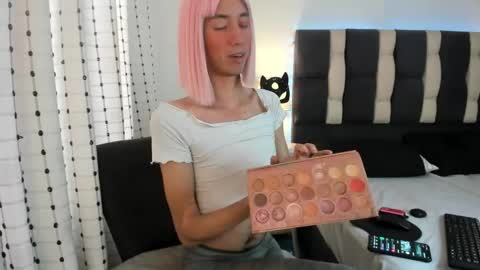 loverisu online show from October 5, 2025, 7:23 pm