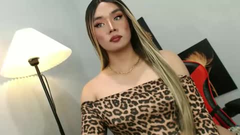 Snapshot of lovers_moon22 chatting on October 6, 2025, 1:19 pm lovers moon22 online show from October 6, 2025, 1:19 pm