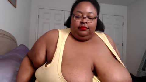 Snapshot of loves_aura chatting on December 31, 2024, 1:15 am Alyson online show from December 31, 2024, 1:15 am