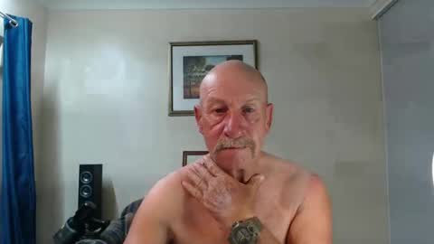 Snapshot of lovesblackazz chatting on December 19, 2024, 10:13 am Lovesblackazz online show from December 19, 2024, 10:13 am