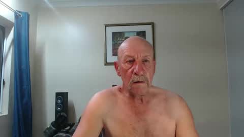 Snapshot of lovesblackazz chatting on December 24, 2024, 11:06 am Lovesblackazz online show from December 24, 2024, 11:06 am