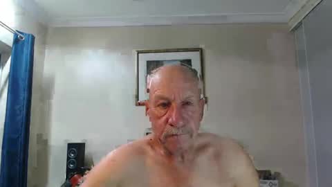 Snapshot of lovesblackazz chatting on February 10, 2025, 11:36 am Lovesblackazz online show from February 10, 2025, 11:36 am