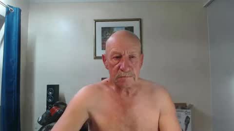 Snapshot of lovesblackazz chatting on February 21, 2025, 8:29 am Lovesblackazz online show from February 21, 2025, 8:29 am