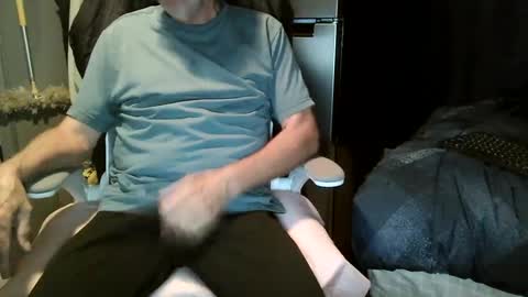 Snapshot of lovesex6565 chatting on October 9, 2025, 10:46 am just here to have fun and cum online show from October 9, 2025, 10:46 am