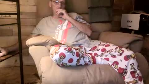 Snapshot of lovesex6565 chatting on April 2, 2026, 10:24 am just here to have fun and cum online show from April 2, 2026, 10:24 am