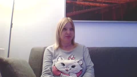 Marlyn online show from January 13, 2025, 8:04 pm