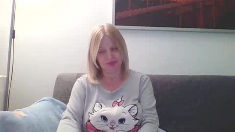 Marlyn online show from February 20, 2025, 10:15 pm