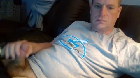 lovetocum37 online show from March 11, 2025, 2:21 am