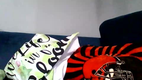 lovetocum69699 online show from April 26, 2026, 3:59 am