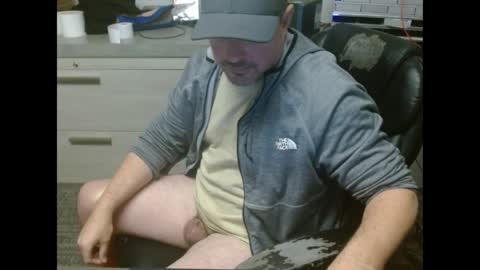 Snapshot of lovetofps chatting on April 8, 2026, 7:08 am Love2Game online show from April 8, 2026, 7:08 am