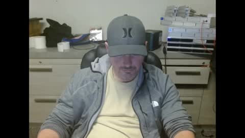 Snapshot of lovetofps chatting on April 14, 2026, 11:00 pm Love2Game online show from April 14, 2026, 11:00 pm