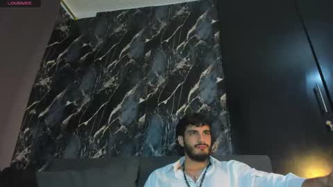 lovexjuxn77 online show from March 23, 2026, 7:40 pm