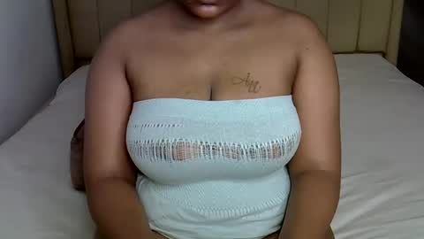 Snapshot of loveydivah chatting on October 21, 2025, 2:45 am loveydivah online show from October 21, 2025, 2:45 am