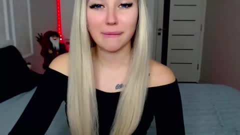 Rosie  online show from December 5, 2024, 1:49 pm