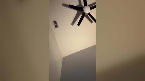 Snapshot of loveyofeets chatting on March 23, 2026, 7:56 am loveyofeets online show from March 23, 2026, 7:56 am