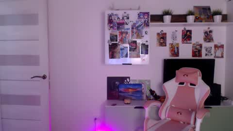 Snapshot of lower_angel chatting on January 16, 2025, 1:27 am Loly online show from January 16, 2025, 1:27 am