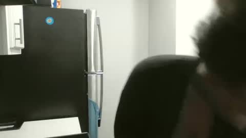 loyalbambi online show from September 13, 2025, 12:38 pm