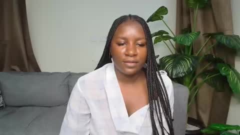 loyalcutie online show from February 14, 2026, 4:53 am