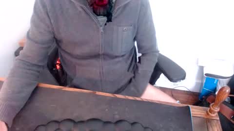 lreed090 online show from April 20, 2026, 3:37 pm