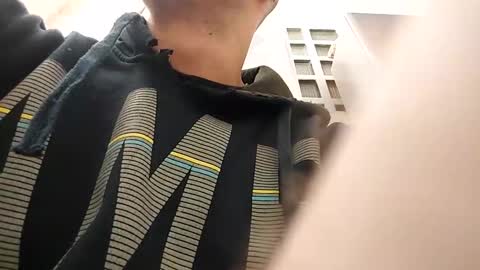 Lshot D online show from December 8, 2024, 1:24 am