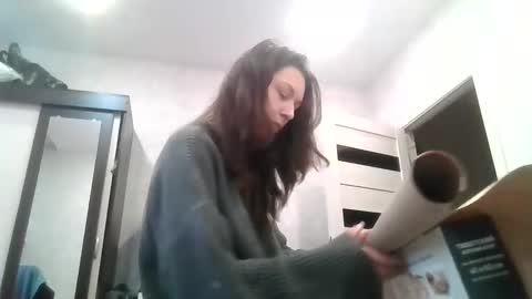 Snapshot of lu_krecia chatting on December 23, 2024, 11:47 am Lu krecia online show from December 23, 2024, 11:47 am