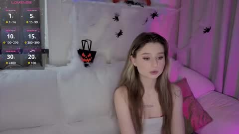 Lua online show from October 30, 2025, 7:14 pm