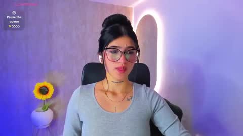 Luana online show from October 2, 2025, 12:01 pm