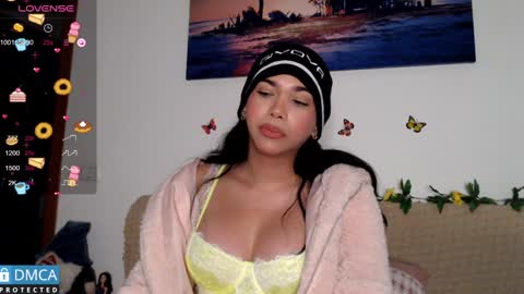 Snapshot of luara_ chatting on January 7, 2025, 6:38 am luara_ online show from January 7, 2025, 6:38 am