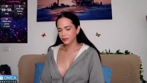 Snapshot of luara_ chatting on October 24, 2025, 9:49 am luara_ online show from October 24, 2025, 9:49 am