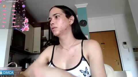 luara_ online show from June 15, 2026, 10:06 am