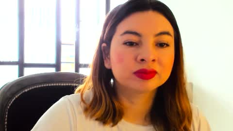 luara__01__lecat_1 online show from November 23, 2025, 2:17 pm