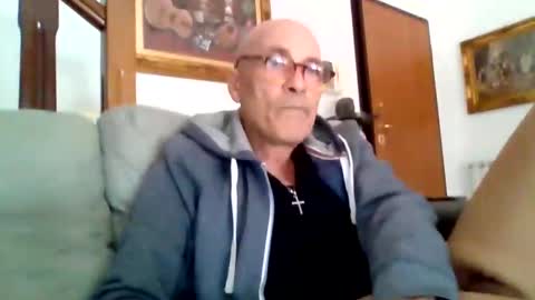 luca105 online show from January 16, 2025, 11:04 am