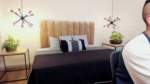 luca_morettii online show from September 18, 2025, 12:07 pm